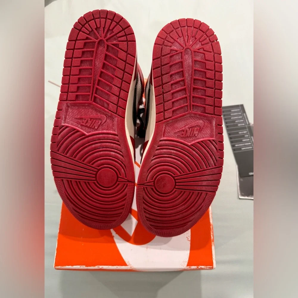 Nike Air Jordan 1 Retro High OG ‘Chicago Lost & Found’ Men’s Size 8 - Picture 6 of 15